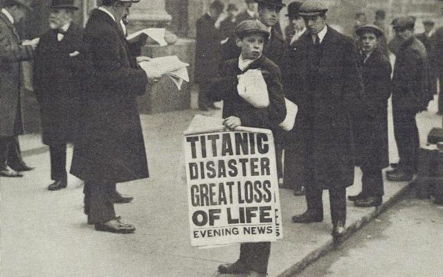 london-newspaper-seller-announces-titanic-disaster